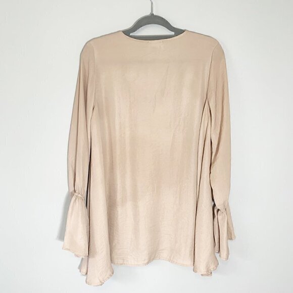 Show Me Your Mumu neutral beige tan flowy oversized gathered wrist top - Picture 6 of 8
